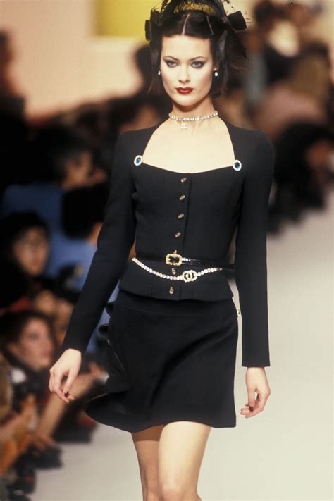 vintage 90s chanel|90s Chanel runway pictures.